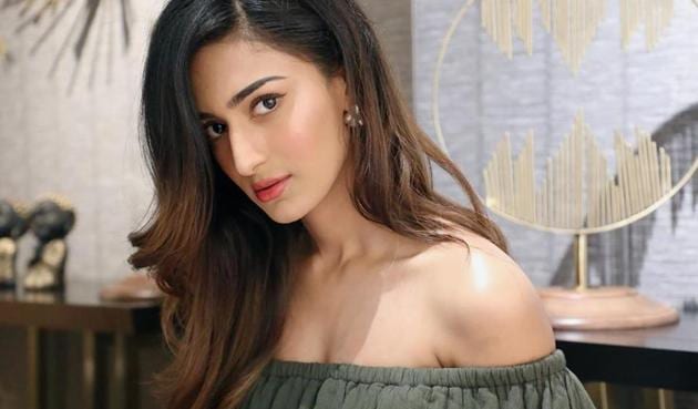 Kasautii Zindagii Kay actor Erica Fernandes has dismissed reports of testing positive for the coronavirus.