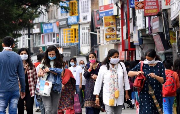 With Covid-19 cases seeing a spike in Himachal Pradesh, people returning from Surat (Gujarat); Palghar, Raigad and Nashik (all in Maharashtra); Aurangabad (Bihar); Thiruvallur (Tamil Nadu); Ranga Reddy (Telengana); Madurai (Tamil Nadu); Faridabad (Haryana); and Bengaluru (Urban) will have to undergo institutional quarantine. (Deepak Sansta/HT file photo) With Covid-19 cases seeing a spike in Himachal Pradesh, people returning from Surat (Gujarat); Palghar, Raigad and Nashik (all in Maharashtra); Aurangabad (Bihar); Thiruvallur (Tamil Nadu); Ranga Reddy (Telengana); Madurai (Tamil Nadu); Faridabad (Haryana); and Bengaluru (Urban) will have to undergo institutional quarantine. (Deepak Sansta/HT file photo)