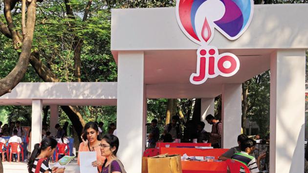 The sides are in advanced talks and may lead to Google buying a 6% stake in Jio Platforms.(Abhijit Bhatlekar/ Mint File Photo)