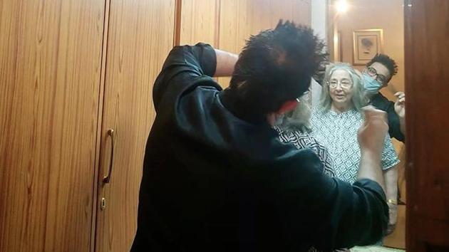 Designer Suneet Varma took to Instagram to share this photo of him giving a haircut to his mother Indra Varma.