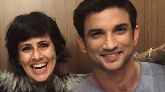 Sapna Bhavnani poses with Sushant Singh Rajput.