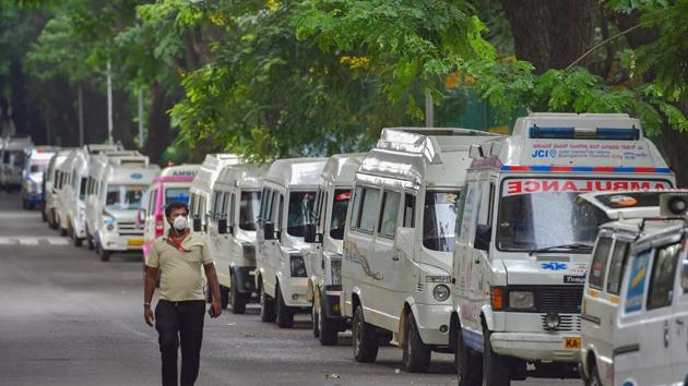 Ambulances are parked at roadside as authorities announced one week lockdown, due to surge in Covid-19 cases, in Bengaluru.(PTI) Ambulances are parked at roadside as authorities announced one week lockdown, due to surge in Covid-19 cases, in Bengaluru.(PTI)