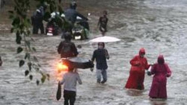 Mumbai has received 910.2 millimetres (mm) of rains between July 1 and 15 (Wednesday) until 2:30 pm against the month’s average rainfall of 840.7, or 108%, to date. (Satish Bate/HT Photo) Mumbai has received 910.2 millimetres (mm) of rains between July 1 and 15 (Wednesday) until 2:30 pm against the month’s average rainfall of 840.7, or 108%, to date. (Satish Bate/HT Photo)