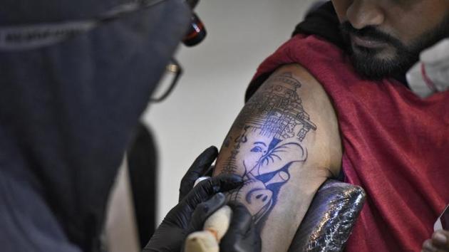 Since tattooing cannot be a contact-less activity, there’s a lot of fear among clients to get inked.