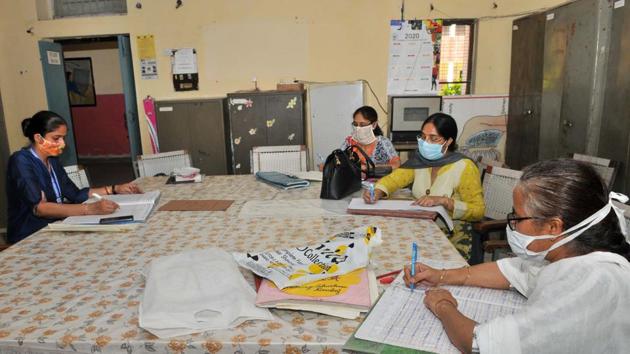 The pass percentage of government schools in 2019 was 75.27%; a jump of 26.76 % was witnessed from the previous year. In 2017-18, only 48.51% of the students had managed to pass.(Ravi Kumar/HT file photo. Representative image) The pass percentage of government schools in 2019 was 75.27%; a jump of 26.76 % was witnessed from the previous year. In 2017-18, only 48.51% of the students had managed to pass.(Ravi Kumar/HT file photo. Representative image)