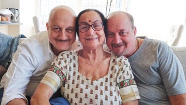 Anupam Kher with mother Dulari and brother Raju Kher.