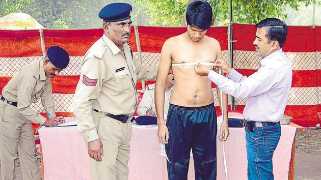 Bhubaneswar top cop said cops undergo training at the start of their career but lose their physical fitness overtime. (Hindustan Times Photo/Representative use) Bhubaneswar top cop said cops undergo training at the start of their career but lose their physical fitness overtime. (Hindustan Times Photo/Representative use)