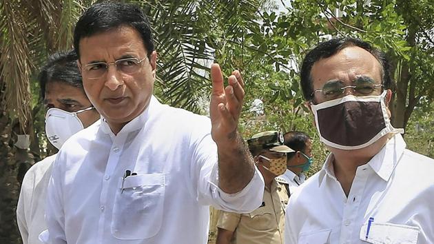 Senior Congress leaders Randeep Surjewala.(PTI) Senior Congress leaders Randeep Surjewala.(PTI)