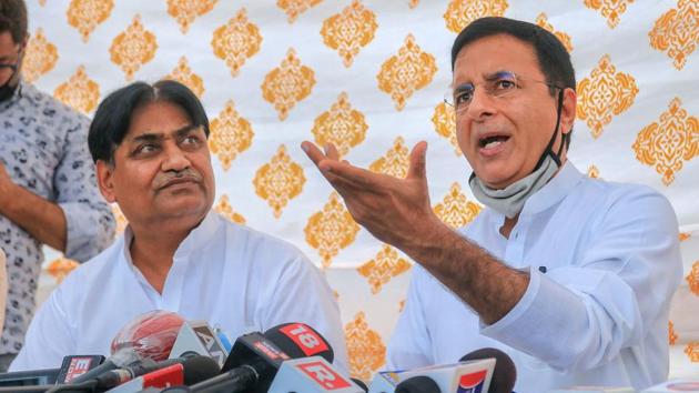 Senior Congress leader Randeep Surjewala with Rajasthan Congress President Govind Singh Dotasra addresses a press conference in Jaipur on July 17, 2020.(PTI Photo) Senior Congress leader Randeep Surjewala with Rajasthan Congress President Govind Singh Dotasra addresses a press conference in Jaipur on July 17, 2020.(PTI Photo)