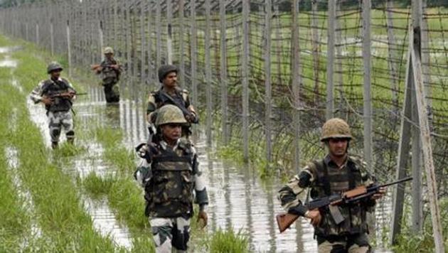 An MEA statement said Pakistan was called upon to adhere to the 2003 ceasefire for maintaining peace and tranquillity along the LoC and the international boundary. (HT File / Representational Photo) An MEA statement said Pakistan was called upon to adhere to the 2003 ceasefire for maintaining peace and tranquillity along the LoC and the international boundary. (HT File / Representational Photo)