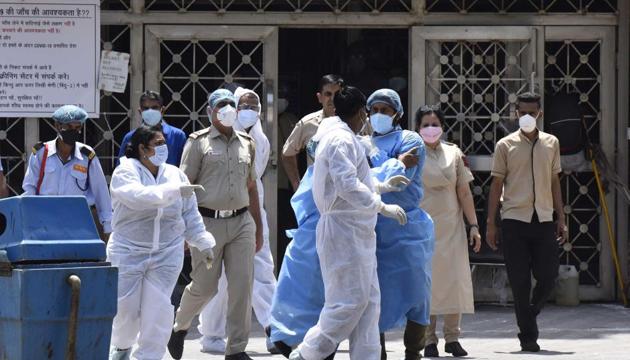 The CMHO said that 1,443 Covid-19 patients were being treated in the district, whereas a total of 7,000 beds were reserved for such patients in hospitals. (Sonu Mehta/HT PHOTO) The CMHO said that 1,443 Covid-19 patients were being treated in the district, whereas a total of 7,000 beds were reserved for such patients in hospitals. (Sonu Mehta/HT PHOTO)