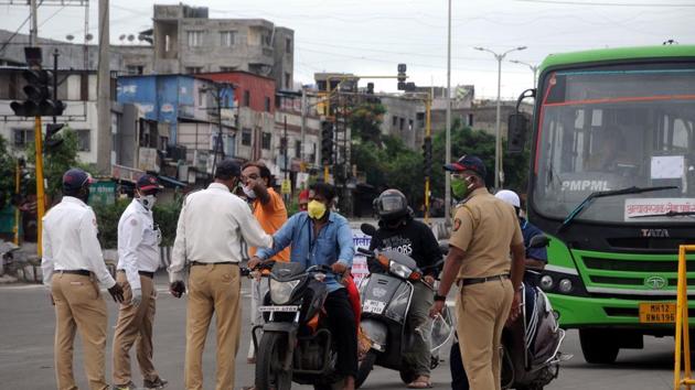 Meanwhile, the Pune police have lodged 1,613 cases against violators since Monday midnight ever since the 10-day lockdown was announced by the district administration.(HT file photo)
