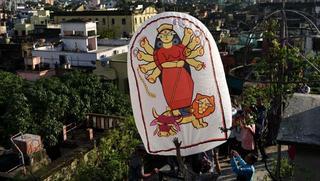 Durga Puja organisers across Kolkata are hopeful they will be able to celebrate the festival this year, albeit in a scaled-down manner and by taking safety measures.(Samir Jana / Hindustan Times) Durga Puja organisers across Kolkata are hopeful they will be able to celebrate the festival this year, albeit in a scaled-down manner and by taking safety measures.(Samir Jana / Hindustan Times)