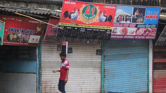 The Hindu Khatik association had demanded from deputy chief minister Ajit Pawar to allow chicken and mutton shops to remain open on Sunday. (Pramod Thakur/ Hindustan Times) The Hindu Khatik association had demanded from deputy chief minister Ajit Pawar to allow chicken and mutton shops to remain open on Sunday. (Pramod Thakur/ Hindustan Times)