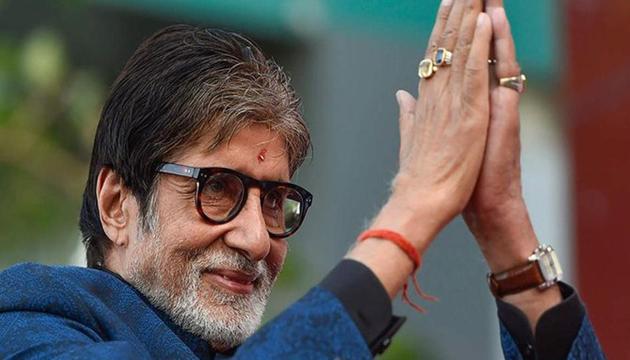 amitabh bachchan wears neelam blue sapphire ring