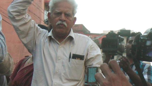 Varavara Rao, who had tested coronavirus disease (Covid-19) positive on July 16 and suffers from old-age related health issues such as neurological ailments(HT File Photo) Varavara Rao, who had tested coronavirus disease (Covid-19) positive on July 16 and suffers from old-age related health issues such as neurological ailments(HT File Photo)