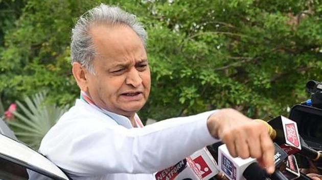 Rajasthan Chief Minister Ashok Gehlot outside Hotel Fairmont in Jaipur where Congress lawmakers are staying.(HT PHOTO.)