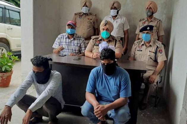 The accused in the custody of Khanna police on Monday.(HT Photo)
