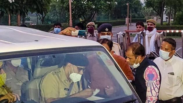 A team of Special Operations Group (SOG) of Rajasthan Police arrives at ITC Grand Bharat hotel where Congress MLAs are staying, at Manesar in Gurugram.(PTI) A team of Special Operations Group (SOG) of Rajasthan Police arrives at ITC Grand Bharat hotel where Congress MLAs are staying, at Manesar in Gurugram.(PTI)