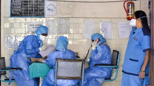 Karnataka on Monday reported 3,648 Covid-19 cases taking the tally to 67,420, informed the state health department.(PTI)