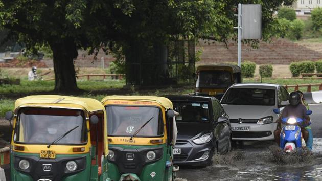 Delhi had a rainfall deficit of 43% since June 1 as of Monday, and this is expected to reduce by the evening of Tuesday. (Biplov Bhuyan/HT file photo) Delhi had a rainfall deficit of 43% since June 1 as of Monday, and this is expected to reduce by the evening of Tuesday. (Biplov Bhuyan/HT file photo)