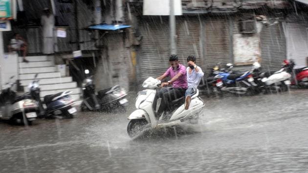 On Tuesday, until 5:30pm, the city and Lohegaon did not receive any rain. The maximum temperature was reported to be 32.6 degree Celsius and minimum temperature were 23.0 degree Celsius.(HT PHOTO)