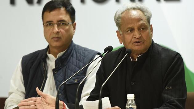 Rajasthan political crisis: The Congress’ counteroffensive targeting the BJP came after ED carried out searches at premises linked to chief minister Ashok Gehlot’s brother Agrasen(Burhaan Kinu/HT PHOTO)
