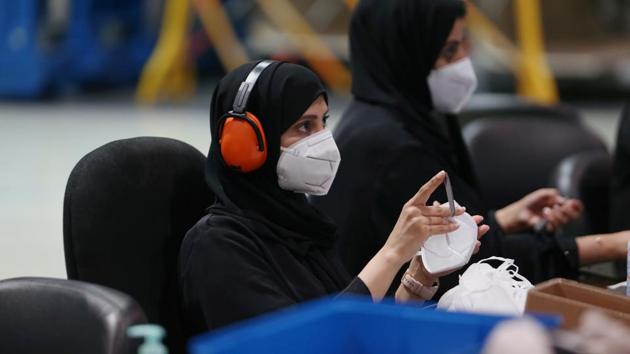 According to Thyrocare’s data the highest positivity rate for the antibody test is in Bhiwandi, Thane at 47.1% . The lowest positivity rate was found to be in Alibag in Maharashtra at 0.7%.(REUTERS) According to Thyrocare’s data the highest positivity rate for the antibody test is in Bhiwandi, Thane at 47.1% . The lowest positivity rate was found to be in Alibag in Maharashtra at 0.7%.(REUTERS)