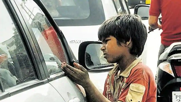 In light of the Covid pandemic, the petitioner has sought an immediate stop on begging activities and to rehabilitate the women and children in homes so that they may be safeguarded from contracting Covid-19.(HT File photo) In light of the Covid pandemic, the petitioner has sought an immediate stop on begging activities and to rehabilitate the women and children in homes so that they may be safeguarded from contracting Covid-19.(HT File photo)