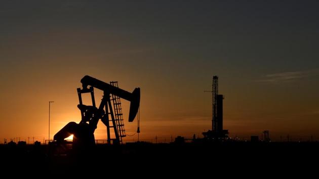 Crude inventories rose by 4.9 million barrels in the week to July 17 to 536.6 million barrels, compared with expectations in a Reuters poll for a 2.1 million-barrel drop. Production rose to 11.1 million barrels per day, up by 100,000 barrels per day.(Reuters file photo)