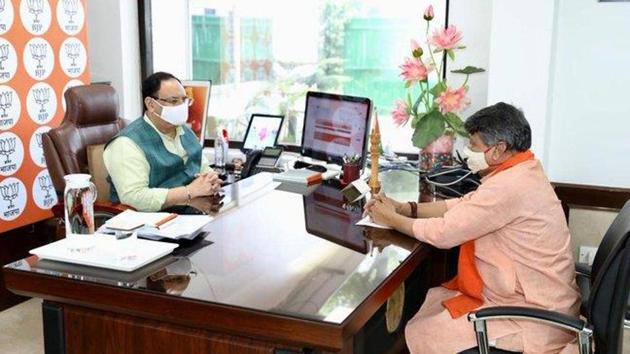 The exercise is being conducted by BJP central leaders such as Arvind Menon, who is in charge of West Bengal, joint general secretary (organisation) Shivprakash and general secretary Kailash Vijayvargiya. (Photo @KailashOnline)