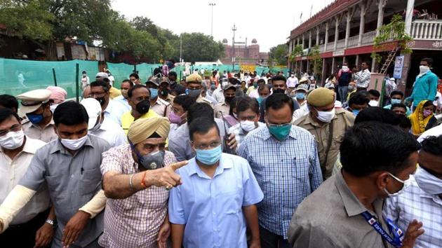 Delhi CM Kejriwal and PWD minister Satyendar Jain during their visit to Chandni Chowk on Thursday.(Arvind Yadav/HT PHOTO) Delhi CM Kejriwal and PWD minister Satyendar Jain during their visit to Chandni Chowk on Thursday.(Arvind Yadav/HT PHOTO)