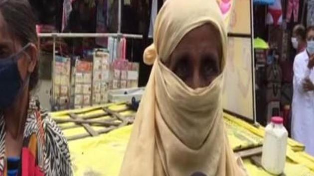 Ayesha Ansari, mother of Raisa Ansari, a fruit seller who holds a PhD in Materials Science.(ANI Photo) Ayesha Ansari, mother of Raisa Ansari, a fruit seller who holds a PhD in Materials Science.(ANI Photo)