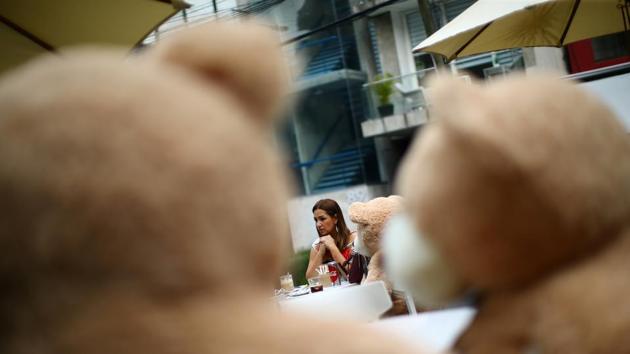Teddy bears social distance along with patrons at Jaso Bakery restaurant during the start of the gradual reopening of commercial activities in Mexico City. (REUTERS/Edgard Garrido) Teddy bears social distance along with patrons at Jaso Bakery restaurant during the start of the gradual reopening of commercial activities in Mexico City. (REUTERS/Edgard Garrido)