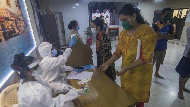 As many as 1,718 cases were reported in Thane district on Thursday, taking the tally to 73,922, while the toll has gone up to 2,053, an official said. (Pratik Chorge/HT file photo)