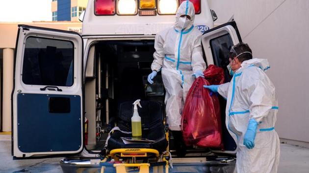 Even though deaths are rising in the United States for a second week in a row, they remain well below levels seen in April, when 2,000 people a day on average died from the virus.(Reuters) Even though deaths are rising in the United States for a second week in a row, they remain well below levels seen in April, when 2,000 people a day on average died from the virus.(Reuters)