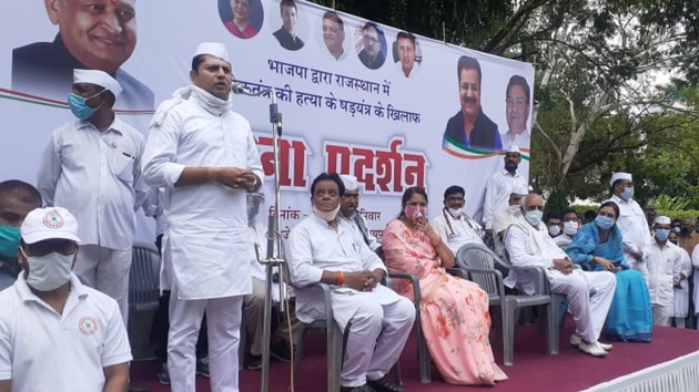 Vaibhav Gehlot, the son of chief minister Ashok Gehlot, addresses a protest rally in the state capital of Jaipur.(HT Photo)