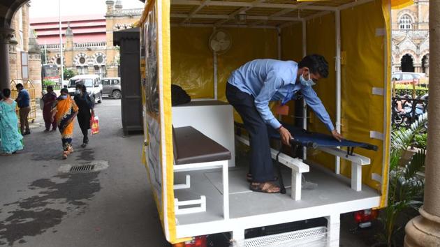 A mobile Covid-19 testing van with Digital X-ray capabilities is set up at BMC headquarters in Mumbai on July 23. Earlier this month, the central government asked states to ramp up Covid-19 testing in campaign mode, hold camps and use mobile vans to collect samples in addition to hospital testing infrastructure. (Bhushan Koyande / HT Photo) A mobile Covid-19 testing van with Digital X-ray capabilities is set up at BMC headquarters in Mumbai on July 23. Earlier this month, the central government asked states to ramp up Covid-19 testing in campaign mode, hold camps and use mobile vans to collect samples in addition to hospital testing infrastructure. (Bhushan Koyande / HT Photo)