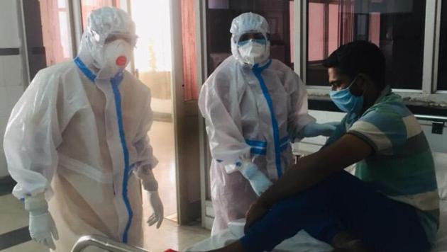 As many as 301 cases remain active in the city, with 572 patients recovering so far, including 17 discharged on Sunday. As many as 301 cases remain active in the city, with 572 patients recovering so far, including 17 discharged on Sunday.