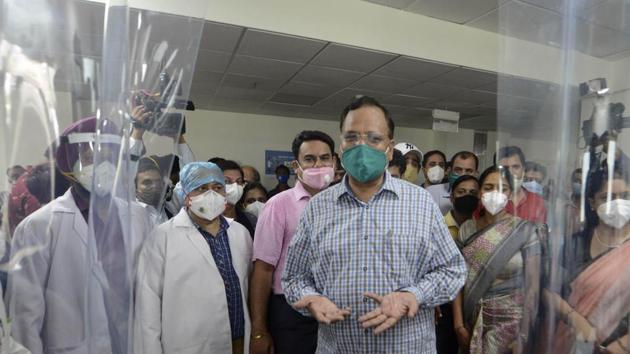 Delhi health minister Satyendar Jain inaugurating the 450-bed Burari Hospital for Covid-19 patients in New Delhi. (Ajay Aggarwal /HT PHOTO) Delhi health minister Satyendar Jain inaugurating the 450-bed Burari Hospital for Covid-19 patients in New Delhi. (Ajay Aggarwal /HT PHOTO)