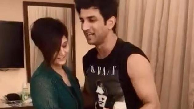 Swastika Mukherjee and Sushant Singh Rajput dance together.