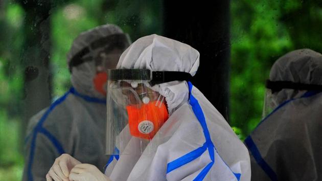 A spokesperson of the Department of Medical Education and Research said that since the establishment of government’s plasma bank, private hospitals treating Covid-19 patients were demanding plasma(Ravi Kumar/HT file photo. Representative image)