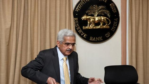 The Reserve Bank of India (RBI) Governor Shaktikanta Das arrives at a news conference after a monetary policy review in Mumbai.(REUTERS)