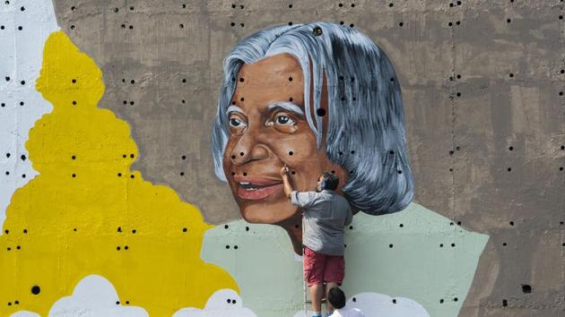 An artist paints a wall graffiti of Former President of India A. P. J. Abdul Kalam(Satyabrata Tripathy/HT Photo) An artist paints a wall graffiti of Former President of India A. P. J. Abdul Kalam(Satyabrata Tripathy/HT Photo)