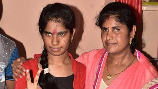 Kirti Kushwaha with her mother (HT) Kirti Kushwaha with her mother (HT)