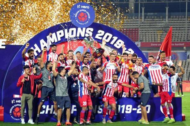 Players of ATK Kolkota celebrate after winning the 6th edition of the Indian Super League (ISL) football final match in Fatorda.(PTI)