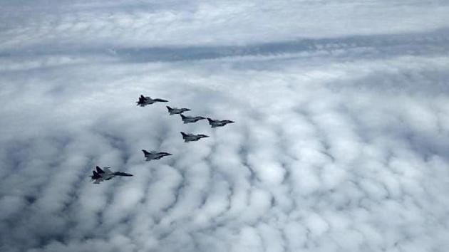 Rafale jets en route to air base in Ambala after establishing contact with INS Kolkata.(HT Photos) Rafale jets en route to air base in Ambala after establishing contact with INS Kolkata.(HT Photos)