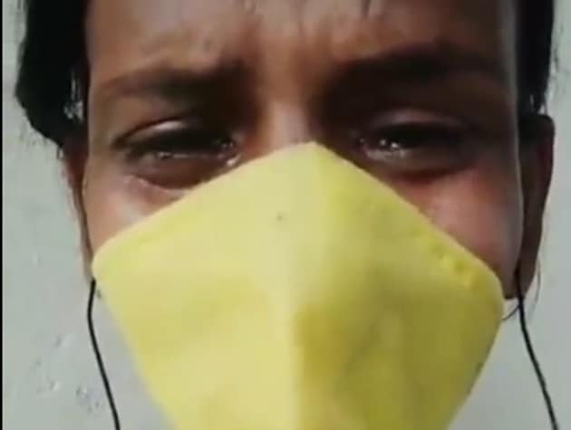 The video clip of the woman crying and asking for help has gone viral on social media eliciting tremendous support for her. (Screengrab (Instagram)) The video clip of the woman crying and asking for help has gone viral on social media eliciting tremendous support for her. (Screengrab (Instagram))