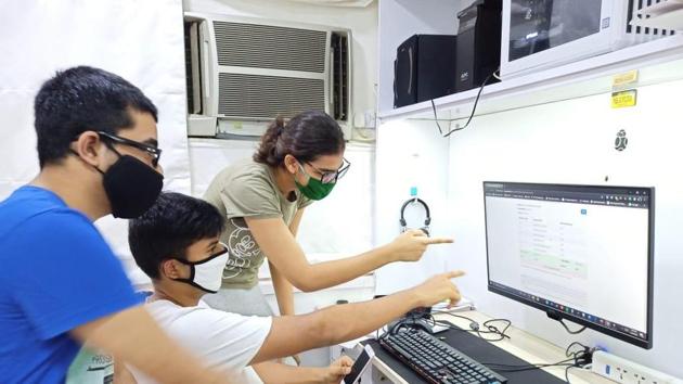 Students after their 10th SSC Result were declared online at Vashi in Navi Mumbai, India, on Wednesday, July 29, 2020.(Bachchan Kumar/ HT PHOTO) Students after their 10th SSC Result were declared online at Vashi in Navi Mumbai, India, on Wednesday, July 29, 2020.(Bachchan Kumar/ HT PHOTO)