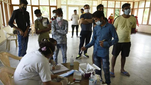 As many as 686 persons tested coronavirus positive in Jharkhand on Tuesday(Parveen Kumar/Hindustan Times) As many as 686 persons tested coronavirus positive in Jharkhand on Tuesday(Parveen Kumar/Hindustan Times)